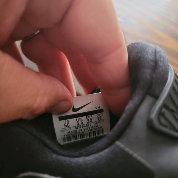 Toddler Nike Air Max - Picture 6 of 6